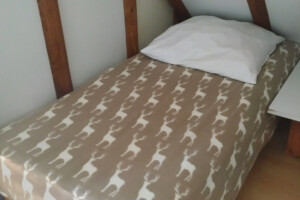 Schlafzimmer Einzelbett DG
